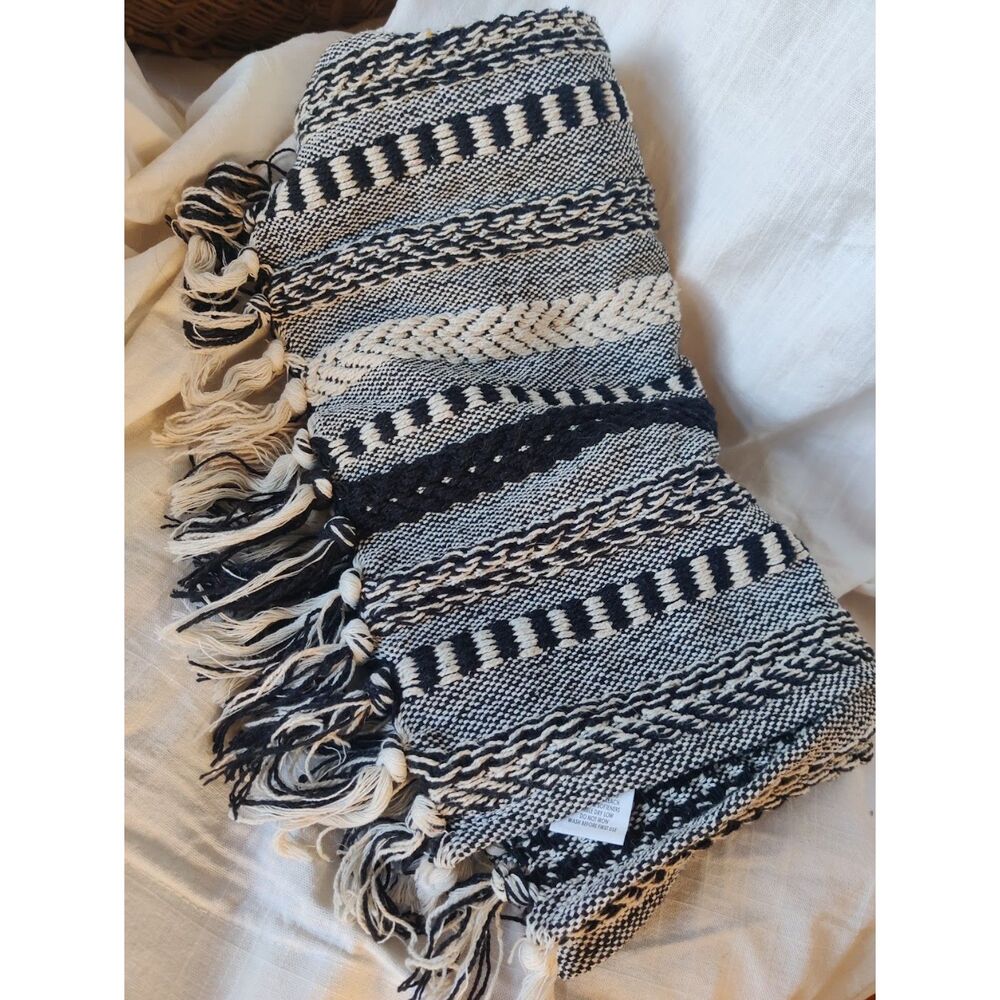 DII Design Imports Black Cream Woven Cotton Fringe Throw Textured scarf/Runner